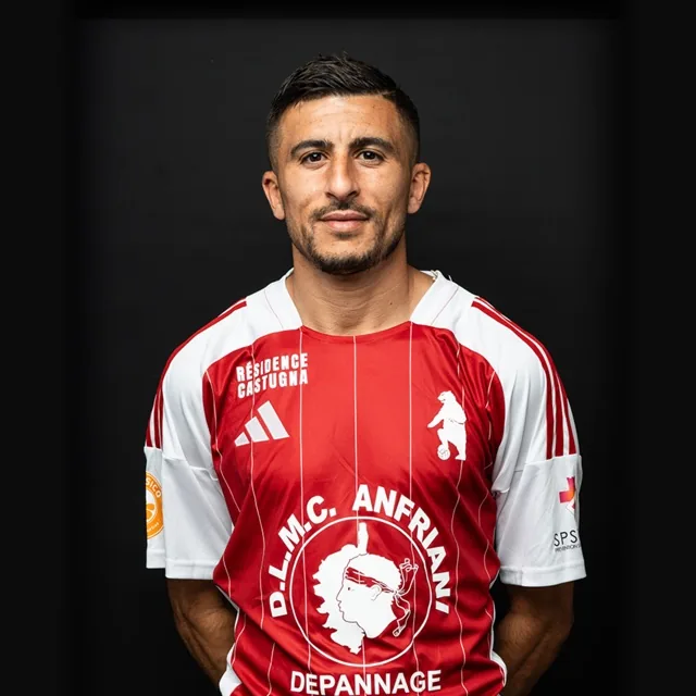 Le maillot domicile de l'AC Ajaccio porté par Riad Nouri
